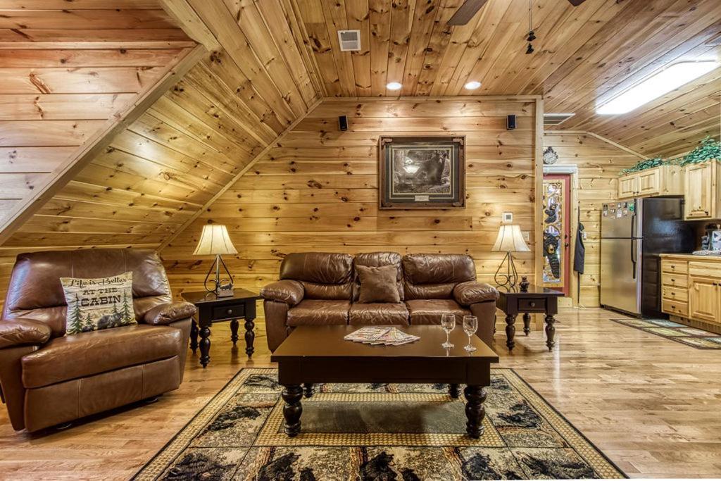 Papa Bear, Hot Tub, Wifi, 1089 Free Tickets Each Paid Day, Dollywood And More Sevierville Exterior photo