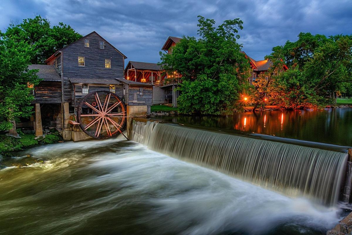 Papa Bear, Hot Tub, Wifi, 1089 Free Tickets Each Paid Day, Dollywood And More Sevierville Exterior photo