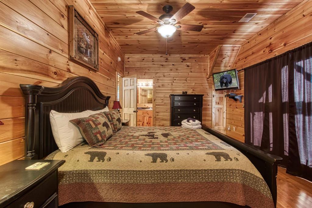 Papa Bear, Hot Tub, Wifi, 1089 Free Tickets Each Paid Day, Dollywood And More Sevierville Exterior photo